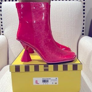 Circus. NY Boots